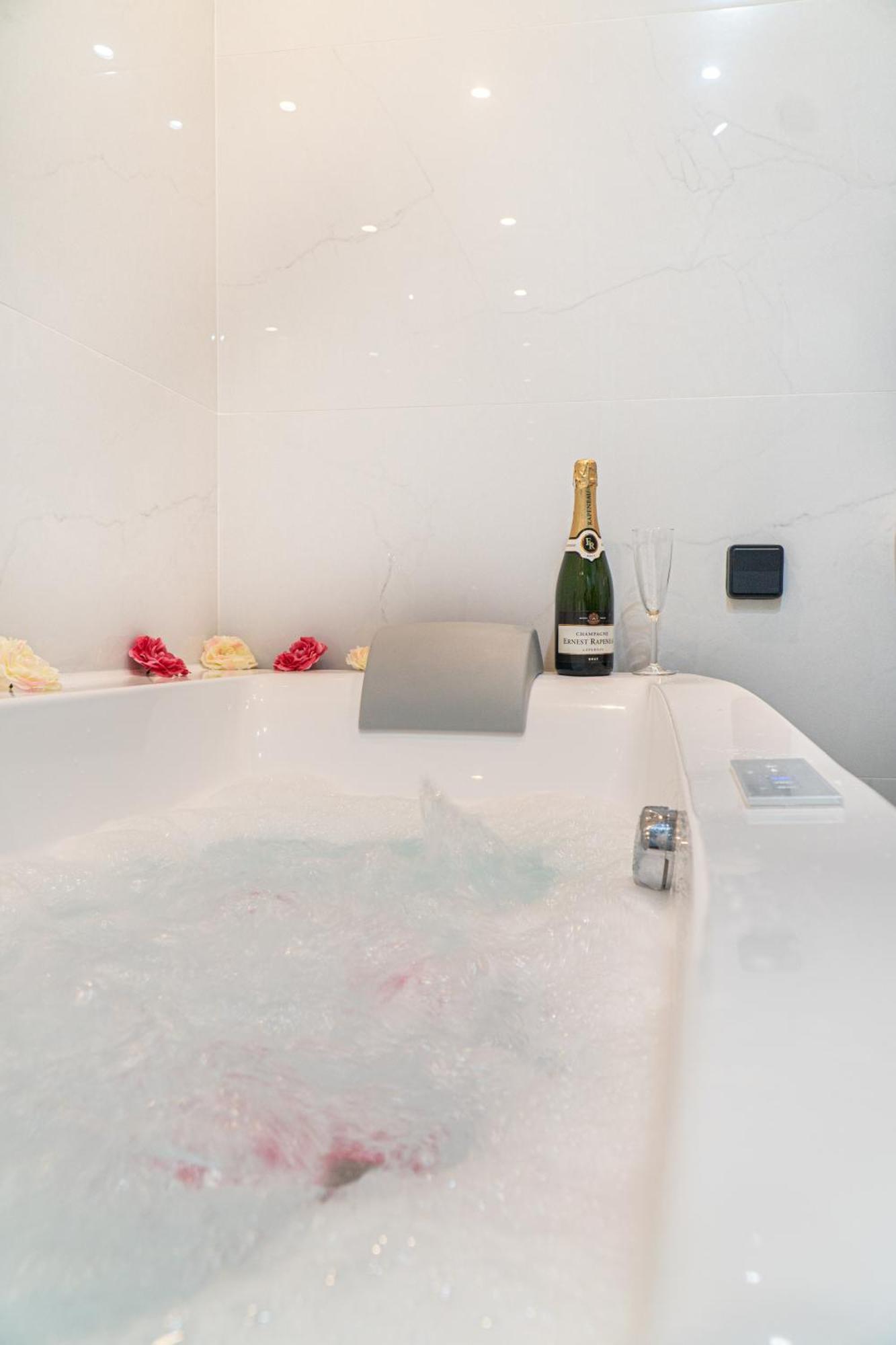 Paradise+ With Jacuzzi In The Heart Of Athens! المظهر الخارجي الصورة